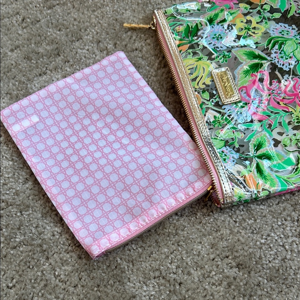 Lilly Pulitzer Vinyl Beach Day Pouch + Small Pouch NWOT - Picture 3 of 5